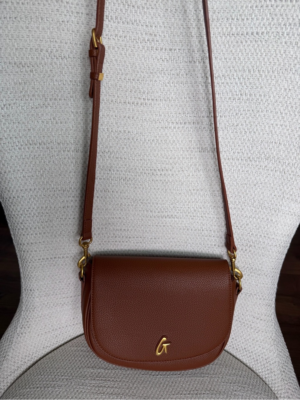 Glamaholic Lifestyle Pebble Flap Bag (Medium) in Brown 🤎